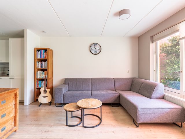 Cronenstein 22, Nieuw-Vennep