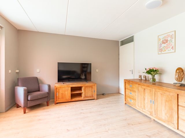Cronenstein 22, Nieuw-Vennep