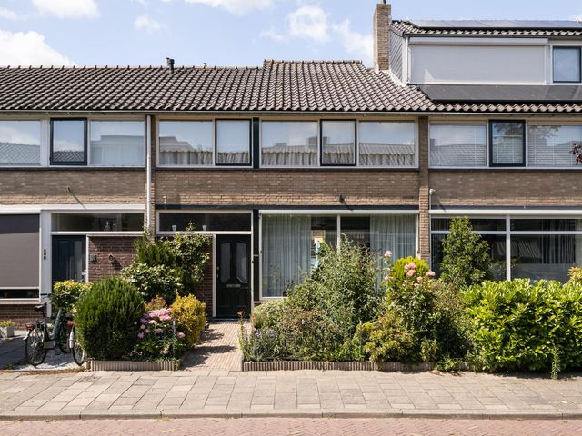 Prunuslaan 7, Woerden