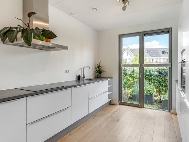 Gilbert Becaudstraat 19, Lent