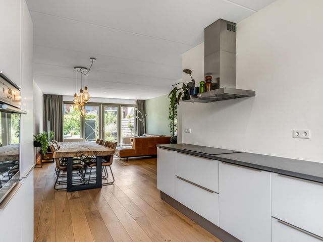 Gilbert Becaudstraat 19, Lent
