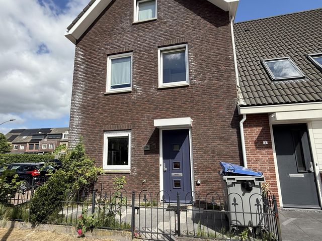Steur 1, Hendrik-Ido-Ambacht