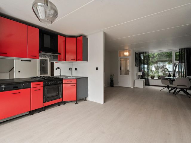 Kerkbollenveld 42, Beverwijk