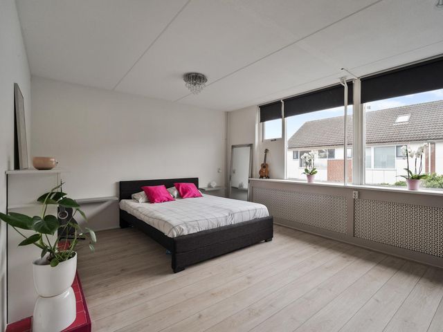 Kerkbollenveld 42, Beverwijk