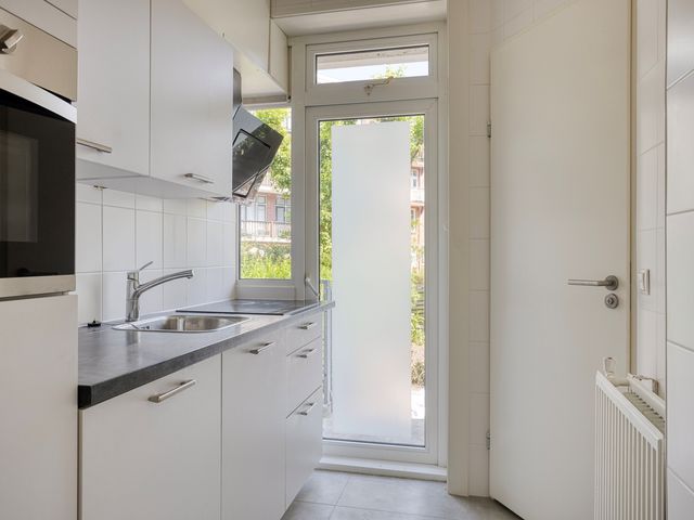 Rösener Manzstraat 157A, Rotterdam