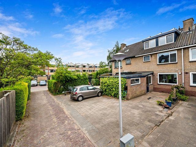 Churchilllaan 7, Delft