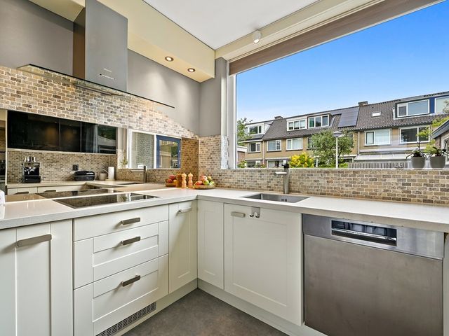 Churchilllaan 7, Delft