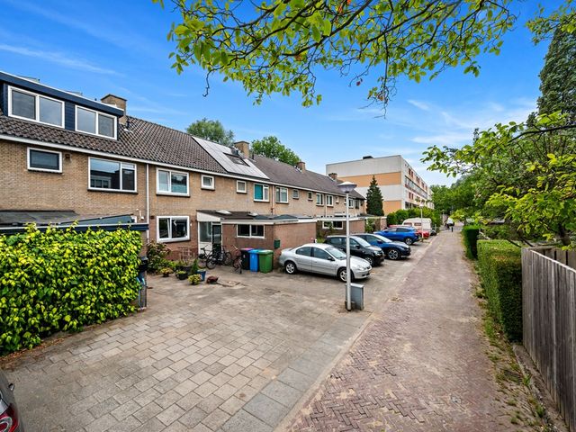 Churchilllaan 7, Delft