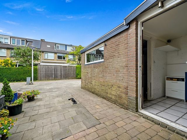 Churchilllaan 7, Delft
