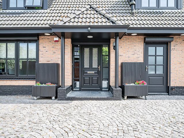 Overflakkee 25, Emmeloord