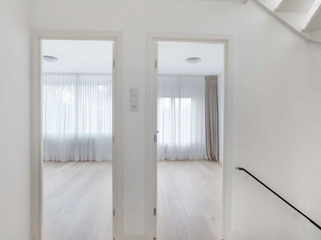 Nederhoven 30, Amsterdam