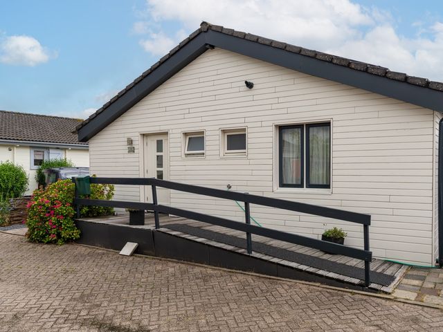 Vier Heultjes 103, Sprang-Capelle
