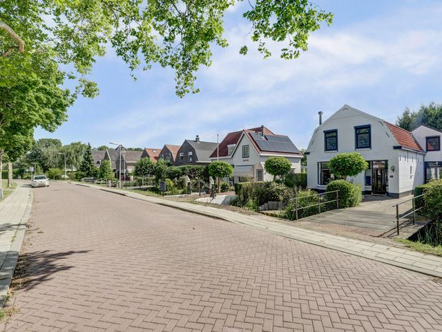Nieuwestraat 72, Strijen