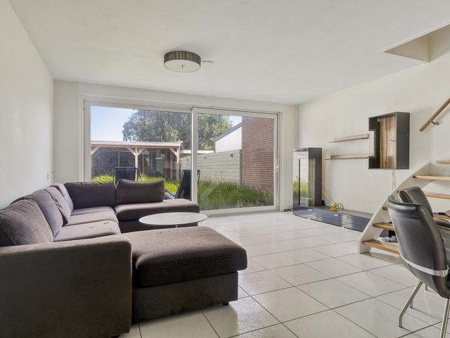 Baarsveen 418, Spijkenisse