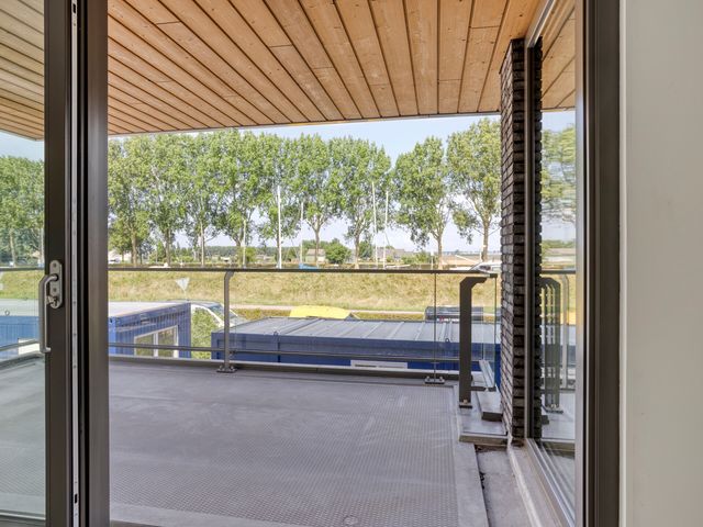 Oosthavendijk 128, Middelharnis