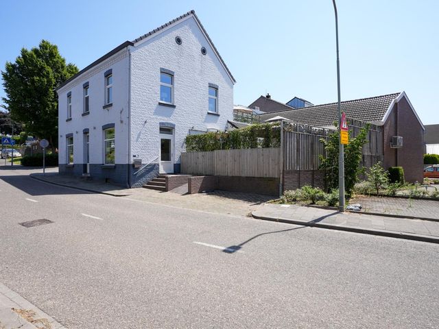 Elkenraderweg 3, Wijlre