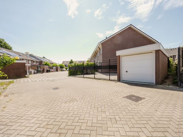 Snoekenveen 102, Spijkenisse