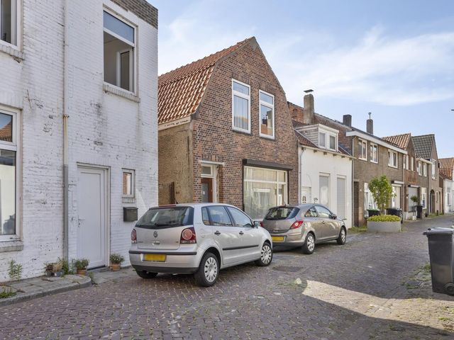 Tholensstraat 147, Terneuzen