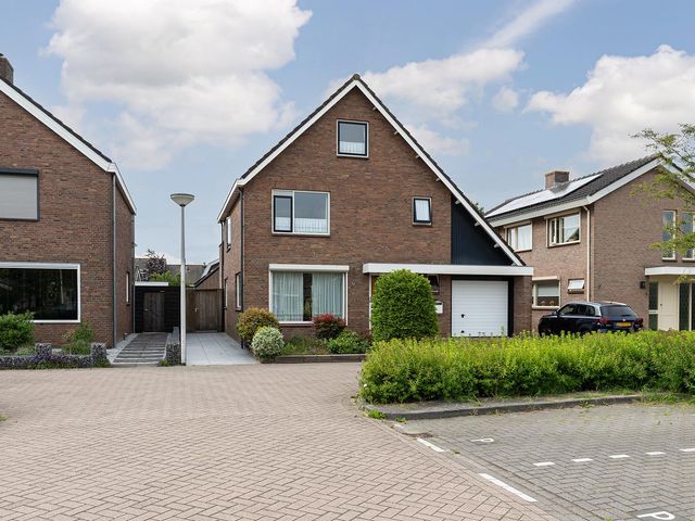 Sterremuurplaats 4, Bleskensgraaf Ca