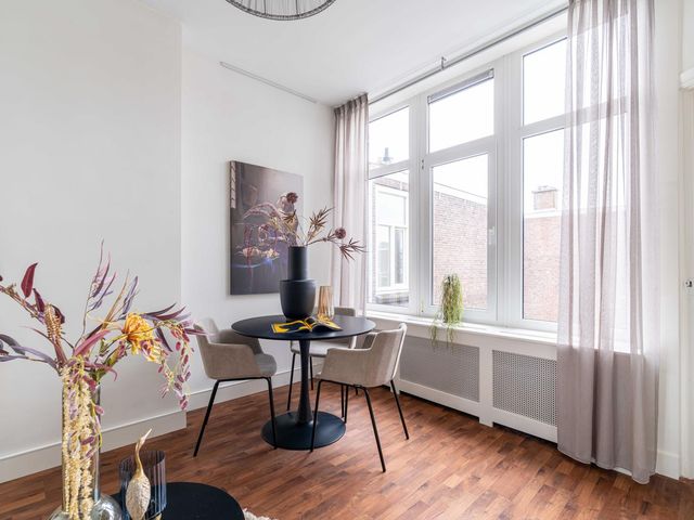 Loosduinseweg 1025B, 'S-Gravenhage