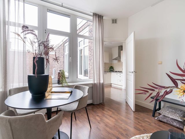 Loosduinseweg 1025B, 'S-Gravenhage