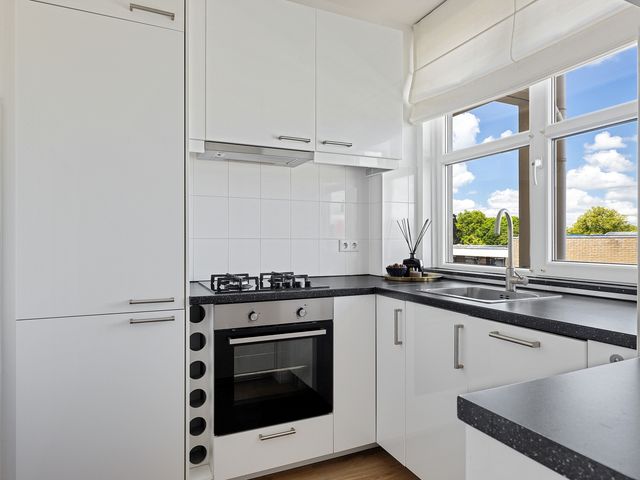 Julianaplein 64, Bussum