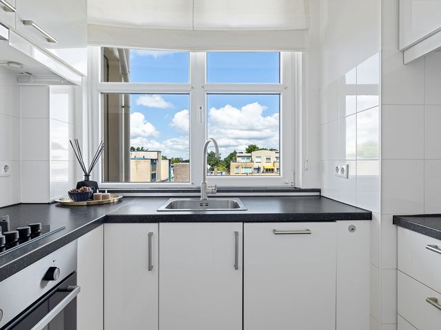 Julianaplein 64, Bussum