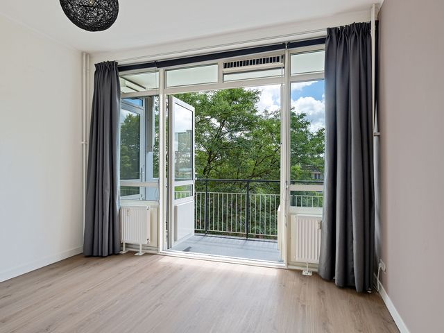 Julianaplein 64, Bussum