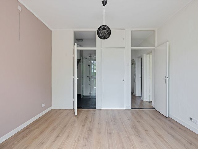 Julianaplein 64, Bussum