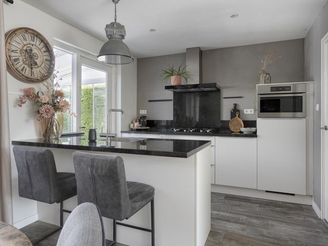 Vondellaan 97, Roosendaal