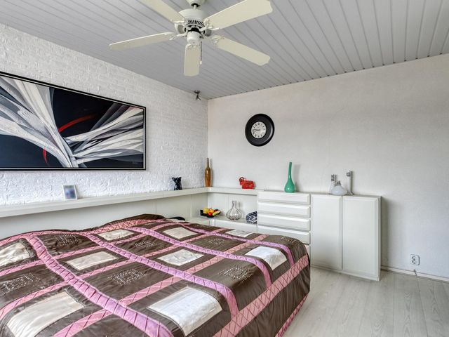 Van Lenneplaan 11, Roosendaal