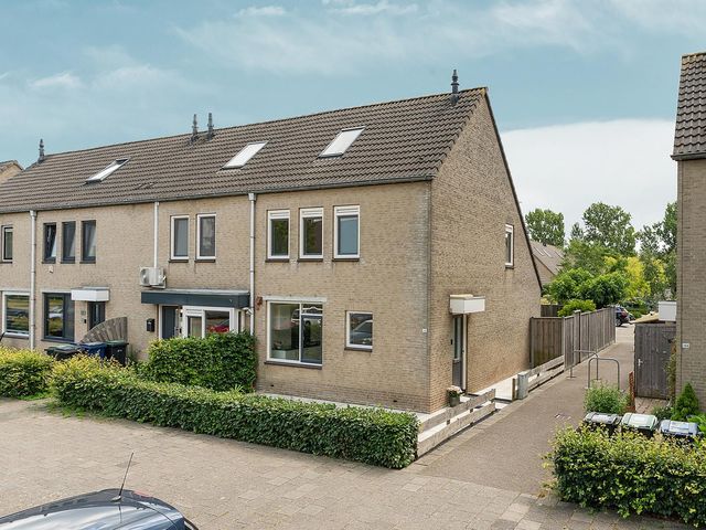 Lotusbloemweg 110, Almere