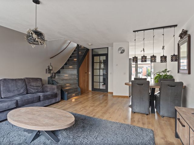 Woestduijnstraat 73, Almere