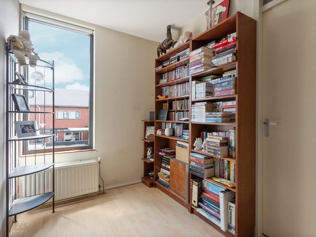 Woestduijnstraat 73, Almere