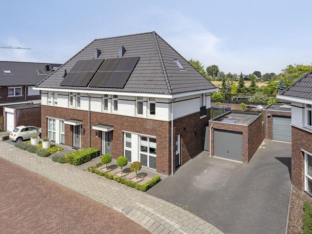 De Hooimijt 42, Made