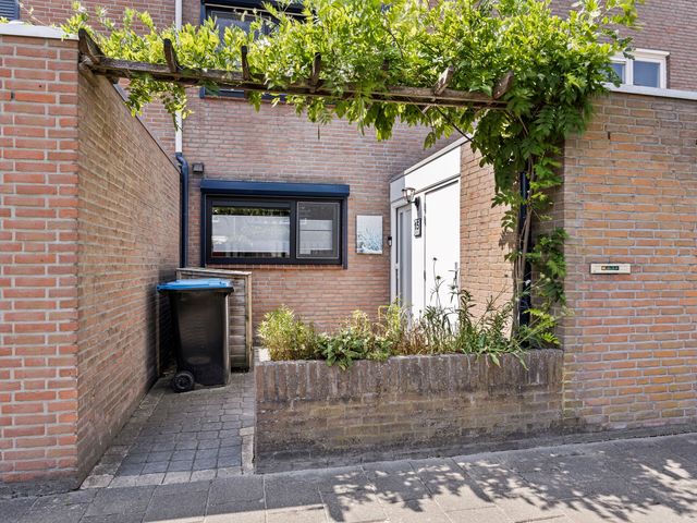 Valkenhof 15, Made