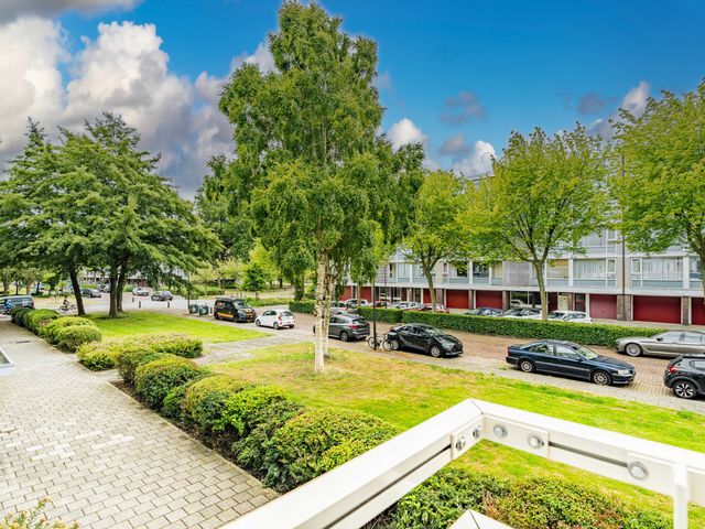 Schout van Eijklaan 79, Leidschendam