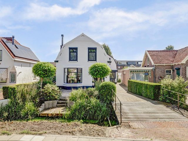 Nieuwestraat 72, Strijen