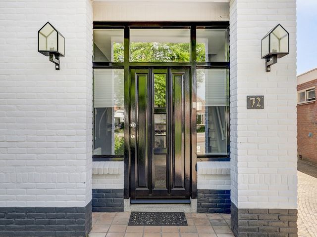 Nieuwestraat 72, Strijen