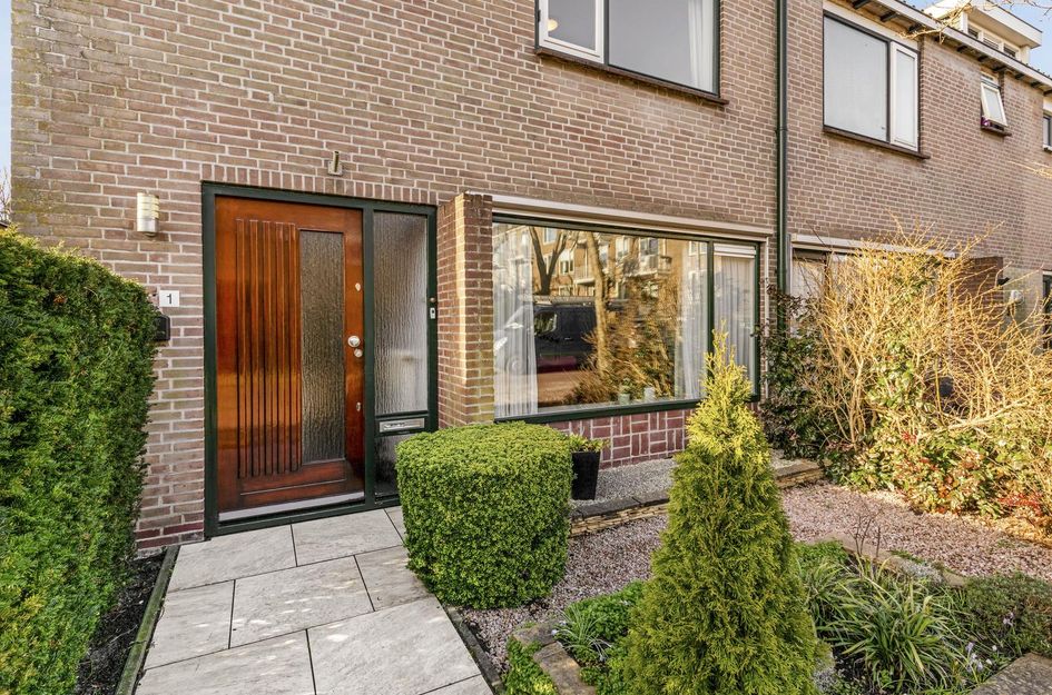van Wassenaarstraat 1