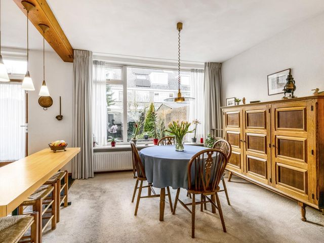 van Wassenaarstraat 1, Warmond