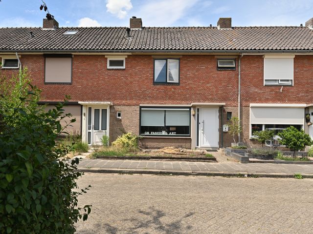 Prunuslaan 26, Roosendaal
