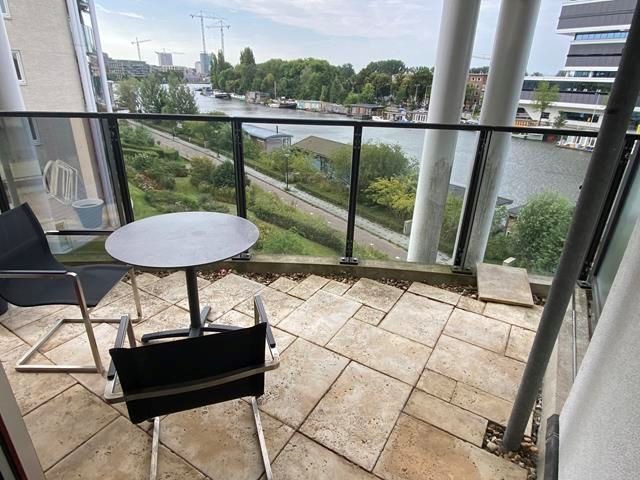 Omval 64, Amsterdam
