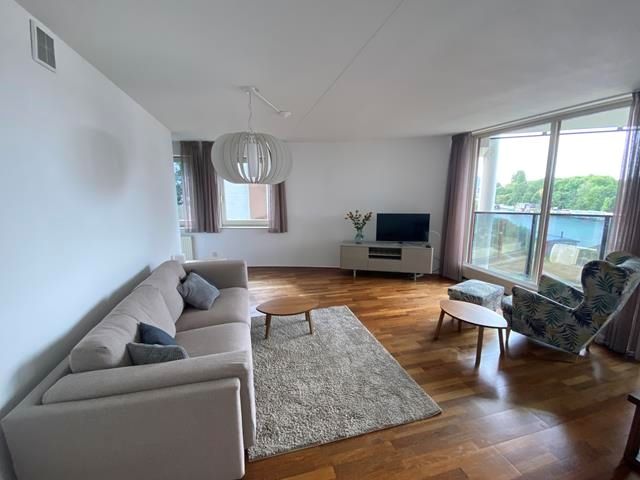 Omval 64, Amsterdam