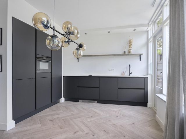 Van Anrooijstraat 172, Oss
