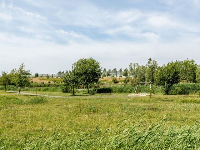 Regenboog 312, Rhoon