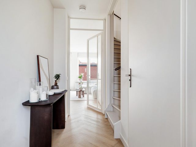 Regenboog 312, Rhoon