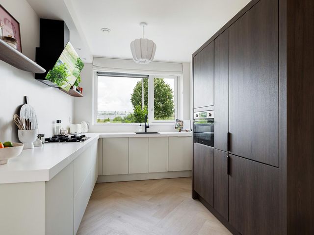 Regenboog 312, Rhoon