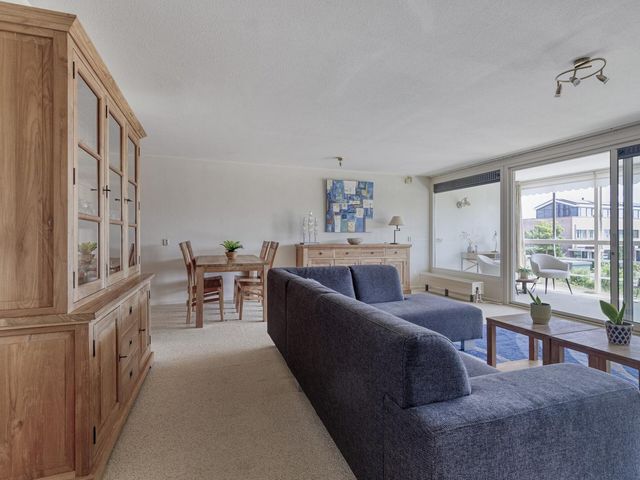 Serenadelaan 81, Barendrecht