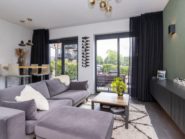 Zandsteen 97, Hoorn